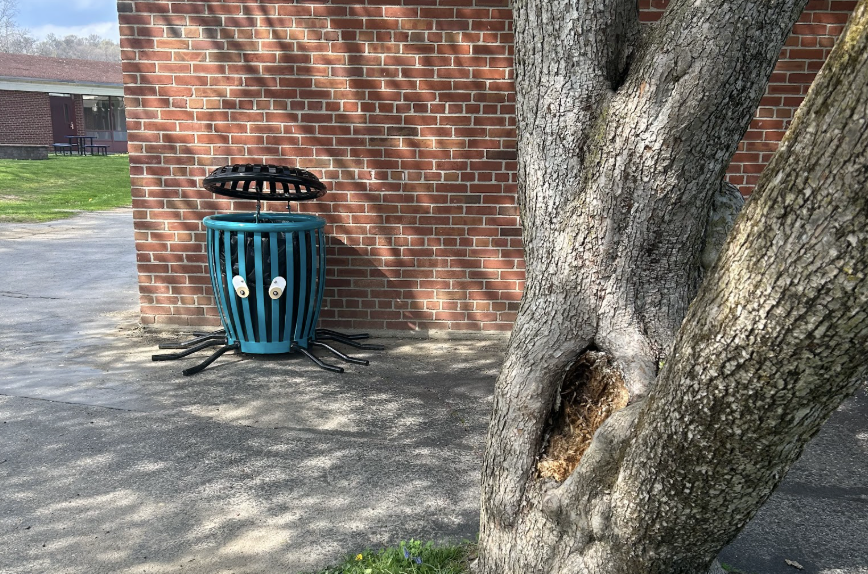 Octopus Garbage Pail